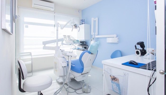 Equipo profesional de odontólogos en nuestra Clínica Denta